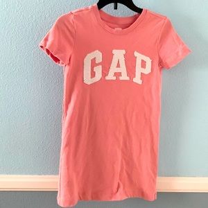 Cute pink Gap t-shirt dress. Size M